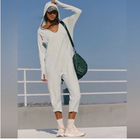 #129 NWT Free People Hot Shot Long-Sleeve Onesie in Artic Snow - Picture 4 of 6